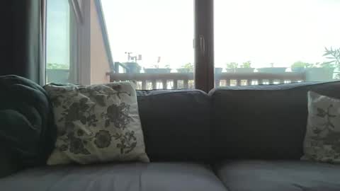 BlIdoL online show from May 5, 2026, 8:33 am