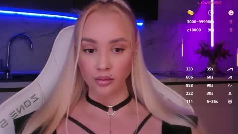 Snapshot of blond_diamond chatting on February 15, 2026, 1:46 am Lana online show from February 15, 2026, 1:46 am