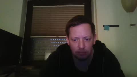 Snapshot of blonde32m chatting on February 2, 2025, 6:15 am blonde32m online show from February 2, 2025, 6:15 am