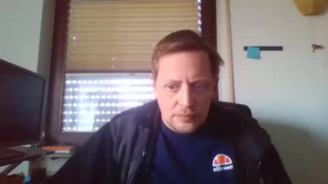 Snapshot of blonde32m chatting on February 10, 2025, 11:57 am blonde32m online show from February 10, 2025, 11:57 am