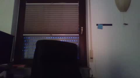 Snapshot of blonde32m chatting on February 14, 2025, 4:41 pm blonde32m online show from February 14, 2025, 4:41 pm