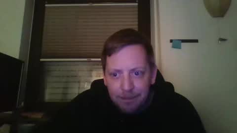 Snapshot of blonde32m chatting on February 19, 2025, 11:04 pm blonde32m online show from February 19, 2025, 11:04 pm