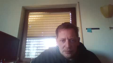 Snapshot of blonde32m chatting on March 9, 2025, 7:01 am blonde32m online show from March 9, 2025, 7:01 am