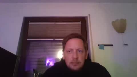 Snapshot of blonde32m chatting on September 14, 2025, 6:40 pm blonde32m online show from September 14, 2025, 6:40 pm