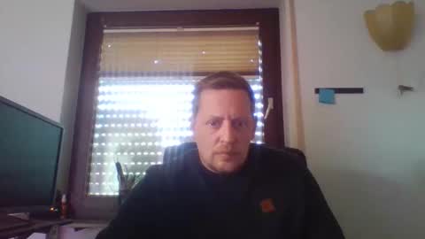 Snapshot of blonde32m chatting on September 29, 2025, 2:44 pm blonde32m online show from September 29, 2025, 2:44 pm