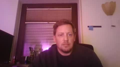 Snapshot of blonde32m chatting on November 1, 2025, 4:53 pm blonde32m online show from November 1, 2025, 4:53 pm