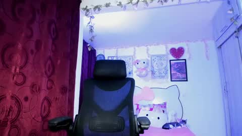  Blonde and Sam  online show from April 27, 2026, 5:49 am