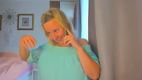 Nicole online show from December 29, 2024, 9:28 am