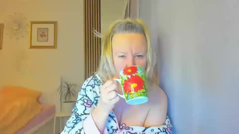 Nicole online show from December 29, 2024, 4:19 pm