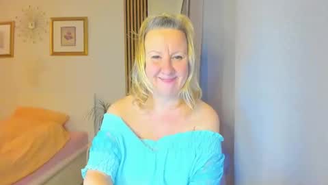 Nicole online show from December 29, 2024, 7:22 pm