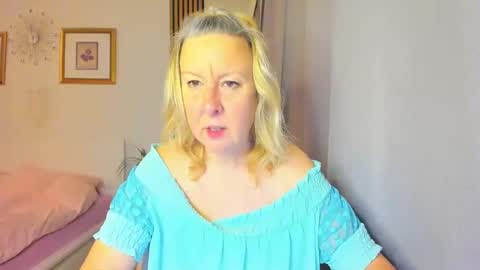 Nicole online show from January 2, 2025, 5:24 am