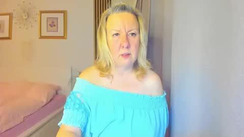 Nicole online show from January 2, 2025, 4:02 pm