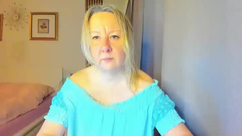 Nicole online show from January 3, 2025, 5:17 am