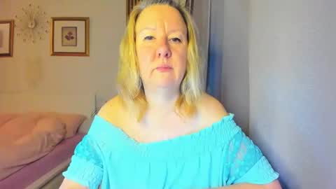 Nicole online show from January 4, 2025, 5:16 am