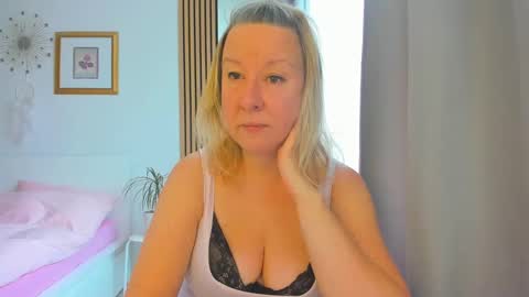 Nicole online show from January 7, 2025, 8:45 am