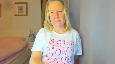 Nicole online show from January 9, 2025, 5:00 pm