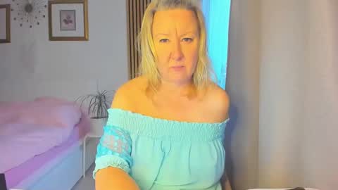 Nicole online show from January 14, 2025, 1:28 pm