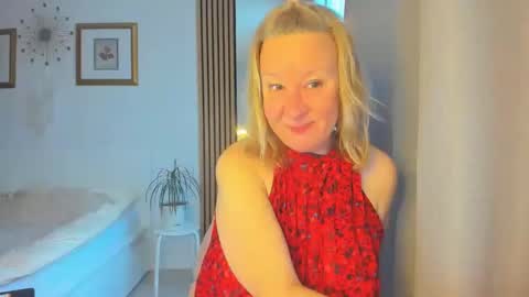 Nicole online show from March 11, 2025, 5:16 am