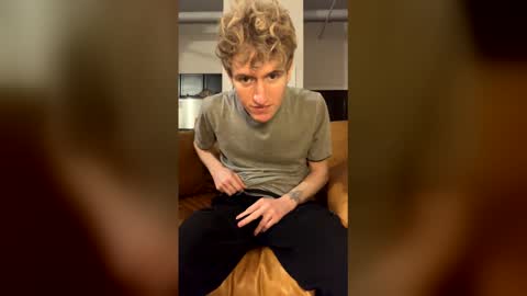 Snapshot of blonde_boi99 chatting on January 17, 2026, 8:19 am Blondie online show from January 17, 2026, 8:19 am