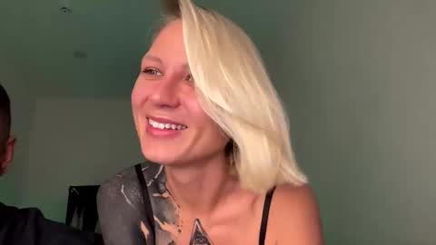 Snapshot of blonde_fuck_couple chatting on June 3, 2026, 12:24 am blonde_fuck_couple online show from June 3, 2026, 12:24 am