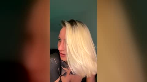 Snapshot of blonde_fuck_couple chatting on June 30, 2026, 12:11 am blonde_fuck_couple online show from June 30, 2026, 12:11 am