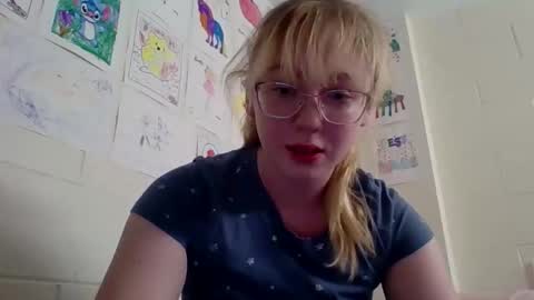 Snapshot of blonde_katie chatting on March 16, 2026, 5:50 pm Katie online show from March 16, 2026, 5:50 pm