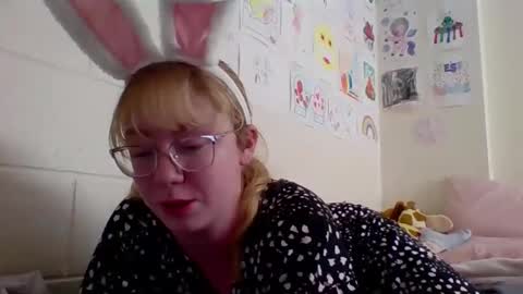 Katie online show from April 5, 2026, 8:28 pm