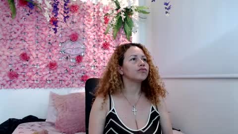 blonde_squirt_ online show from December 31, 2024, 1:57 am