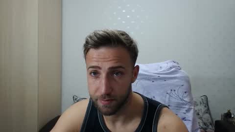 Snapshot of blondeagle chatting on November 3, 2025, 11:22 am Mr Blond online show from November 3, 2025, 11:22 am