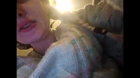 Snapshot of blondebellaaa3 chatting on January 14, 2025, 3:01 am Gia  online show from January 14, 2025, 3:01 am