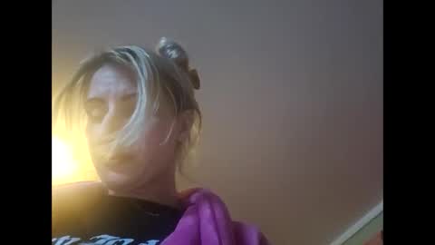 Snapshot of blondebellaaa3 chatting on January 20, 2025, 7:14 pm Gia  online show from January 20, 2025, 7:14 pm