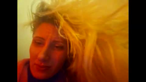 Snapshot of blondebellaaa3 chatting on January 21, 2025, 6:54 am Gia  online show from January 21, 2025, 6:54 am