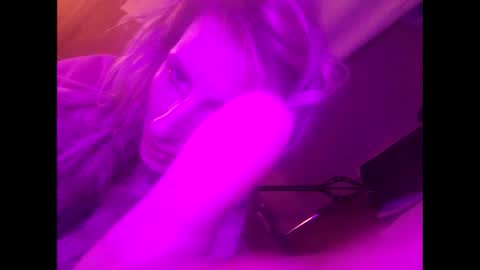 Snapshot of blondebellaaa3 chatting on March 1, 2025, 4:47 am Gia  online show from March 1, 2025, 4:47 am