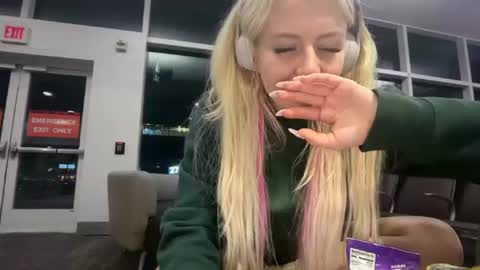 blondebunny999 online show from August 5, 2026, 3:42 am