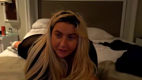 blondedolltia online show from January 5, 2026, 6:44 pm