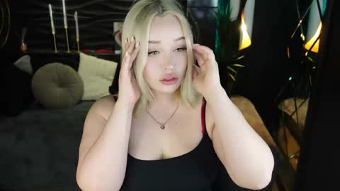 Snapshot of blondessa___ chatting on March 22, 2026, 1:58 pm blondessa___ online show from March 22, 2026, 1:58 pm