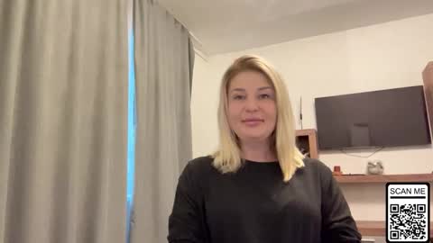 Snapshot of blondie_xoxoxo chatting on October 7, 2025, 8:22 am blondie_xoxoxo online show from October 7, 2025, 8:22 am