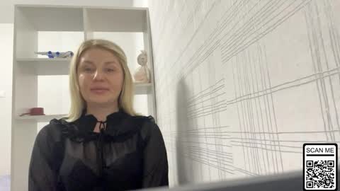 Snapshot of blondie_xoxoxo chatting on October 24, 2025, 5:53 pm blondie_xoxoxo online show from October 24, 2025, 5:53 pm