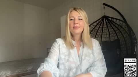 blondie_xoxoxo online show from June 14, 2026, 7:32 am