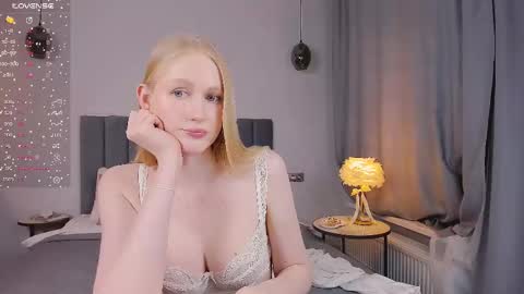 Mia online show from February 22, 2025, 6:08 pm