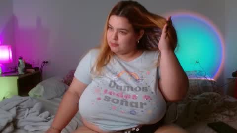 Snapshot of blondyliciousx chatting on February 1, 2025, 2:26 am katartistic name online show from February 1, 2025, 2:26 am