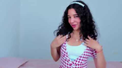 Snapshot of blooming_bella chatting on February 16, 2026, 7:59 am Bella online show from February 16, 2026, 7:59 am