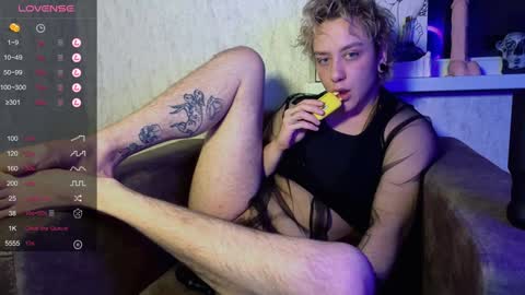 Snapshot of blooming_soul chatting on February 4, 2025, 9:20 pm blooming_soul online show from February 4, 2025, 9:20 pm