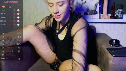 Snapshot of blooming_soul chatting on February 8, 2025, 7:27 pm blooming_soul online show from February 8, 2025, 7:27 pm