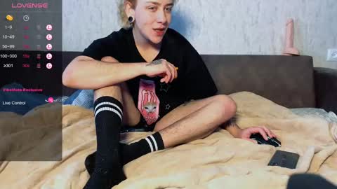 Snapshot of blooming_soul chatting on February 21, 2025, 1:55 pm blooming_soul online show from February 21, 2025, 1:55 pm