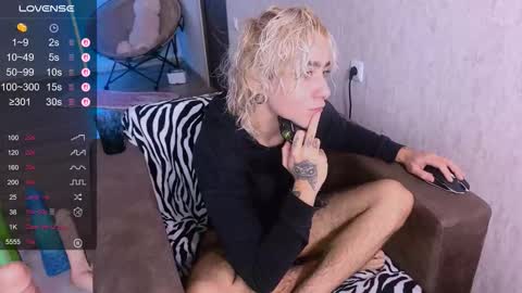 Snapshot of blooming_soul chatting on October 1, 2025, 8:42 am blooming_soul online show from October 1, 2025, 8:42 am