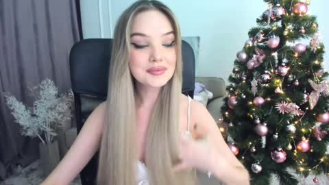 Sophia online show from December 3, 2024, 4:50 pm