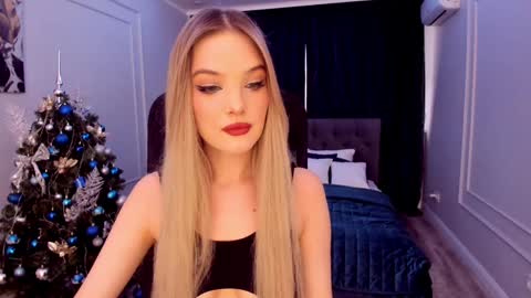Sophia online show from December 4, 2024, 11:52 am