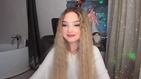 Sophia online show from December 6, 2024, 6:50 pm