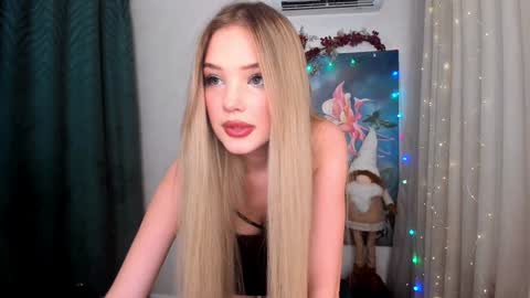Sophia online show from December 15, 2024, 10:58 pm